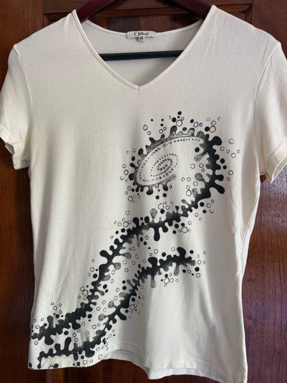 Chloe Women's Cream V-Neck Graphic Tee size 46